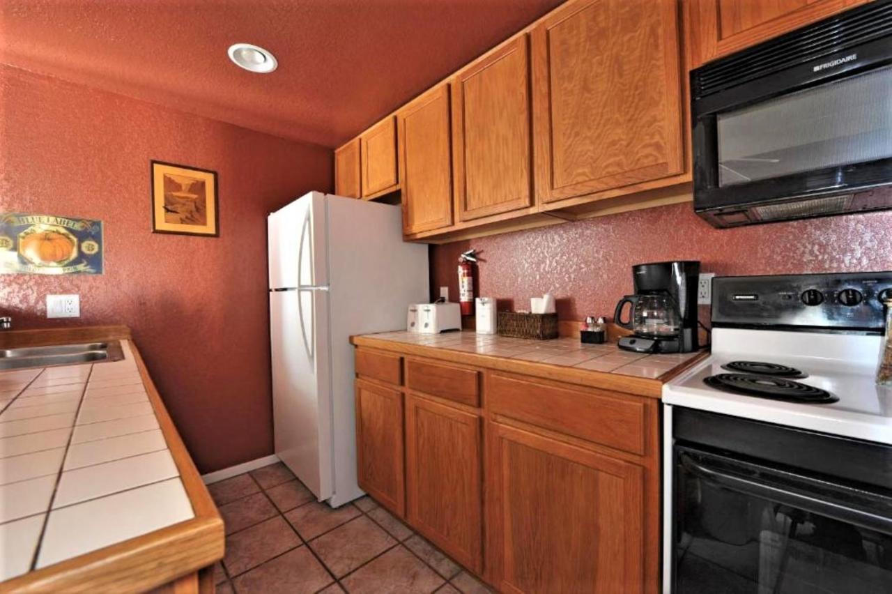 Pinecliff Village Resort Hollywood Bagian luar foto