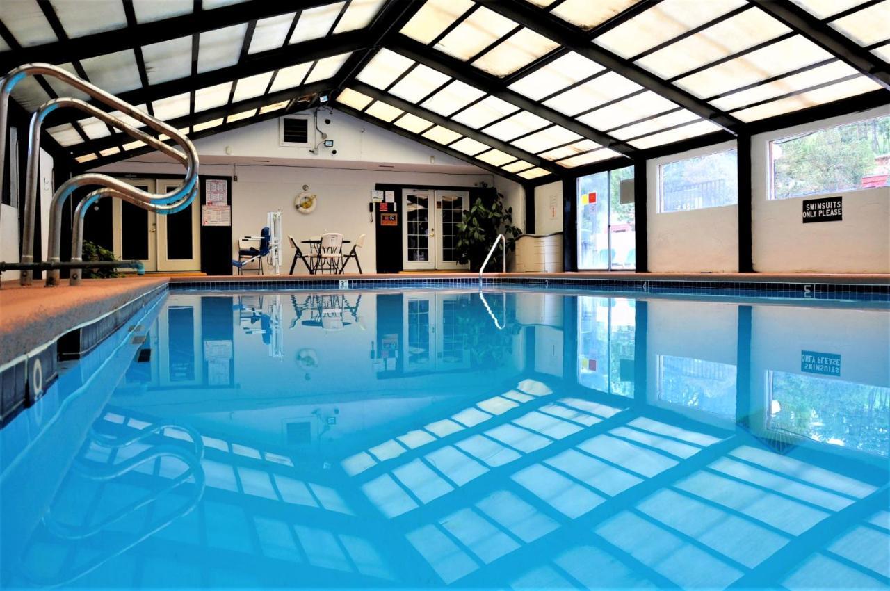 Pinecliff Village Resort Hollywood Bagian luar foto
