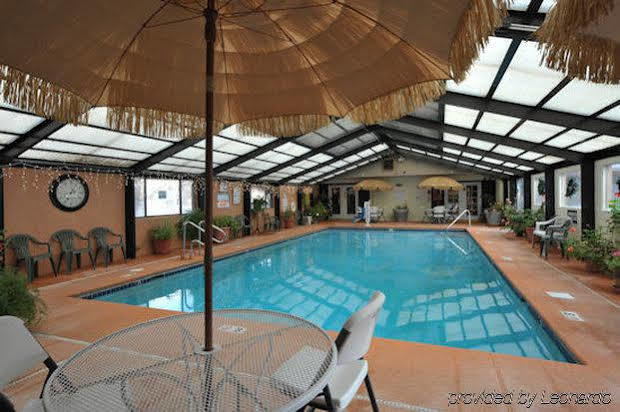 Pinecliff Village Resort Hollywood Bagian luar foto